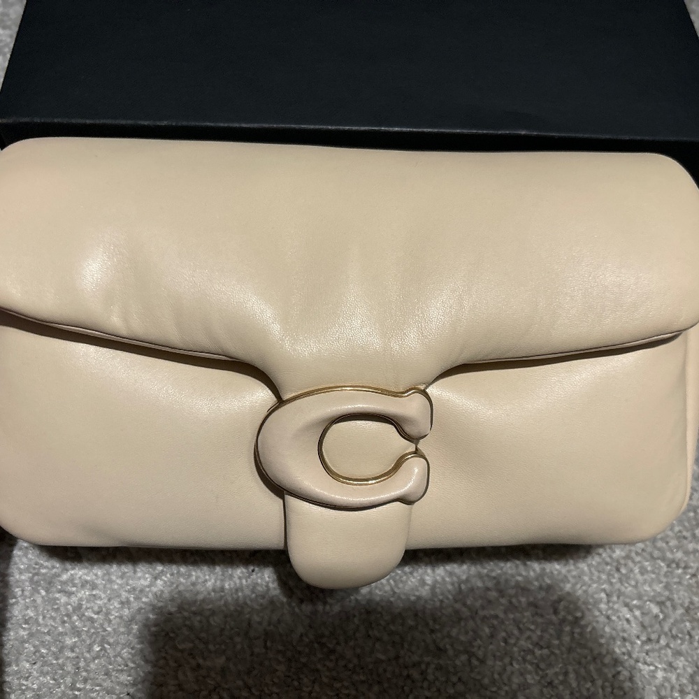 IVORY PILLOW TABBY 26